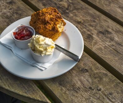 Historia i tradycja polskiej kuchni - co wyróżnia pączki na tle innych słodkości