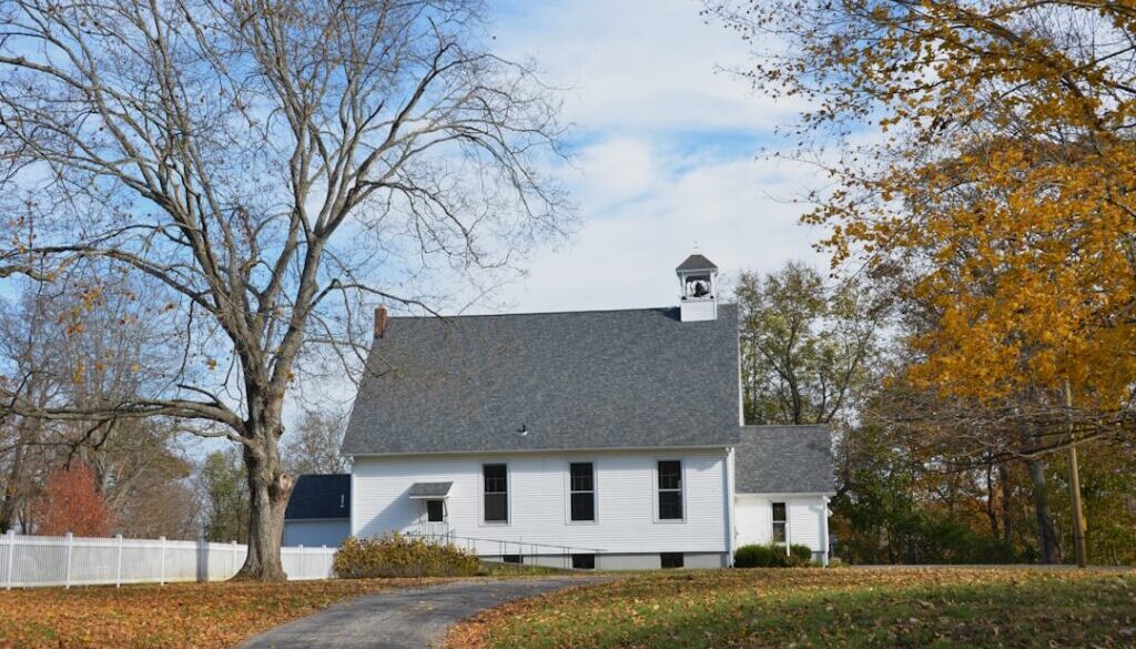 Współczesne problemy lokalnej edukacji - czy małe szkoły mają szansę na przetrwanie