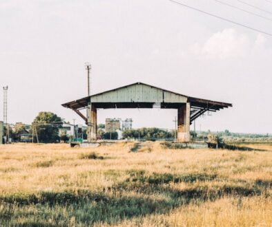 Jakie są różnice w mentalności mieszkańców wsi i miast - socjologiczna analiza