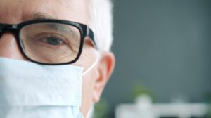 Jak dbać o zdrowie seniora - porady dla lokalnych opiekunów